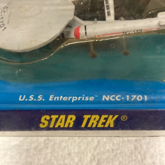 Star Trek micro machines uss enterprise ncc-1701 - Picture 2 of 4